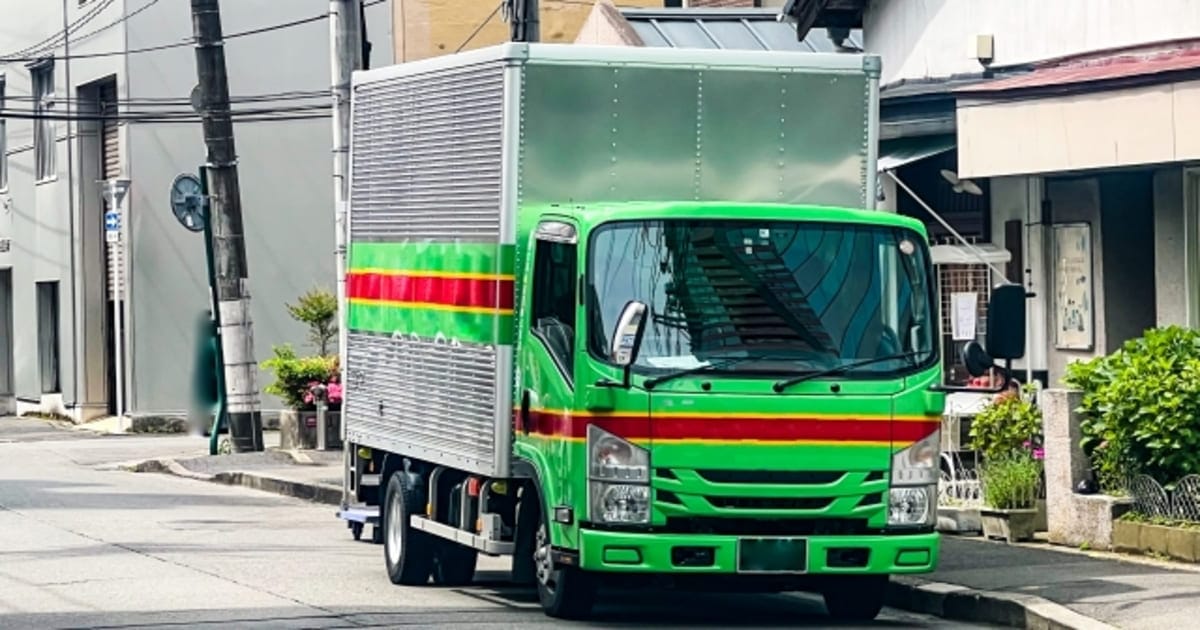 緑色のトラック