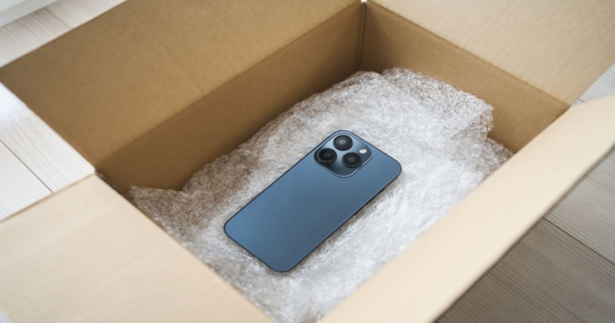 スマートフォンの発送