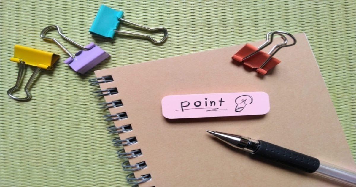 クリップとノートとボールペン