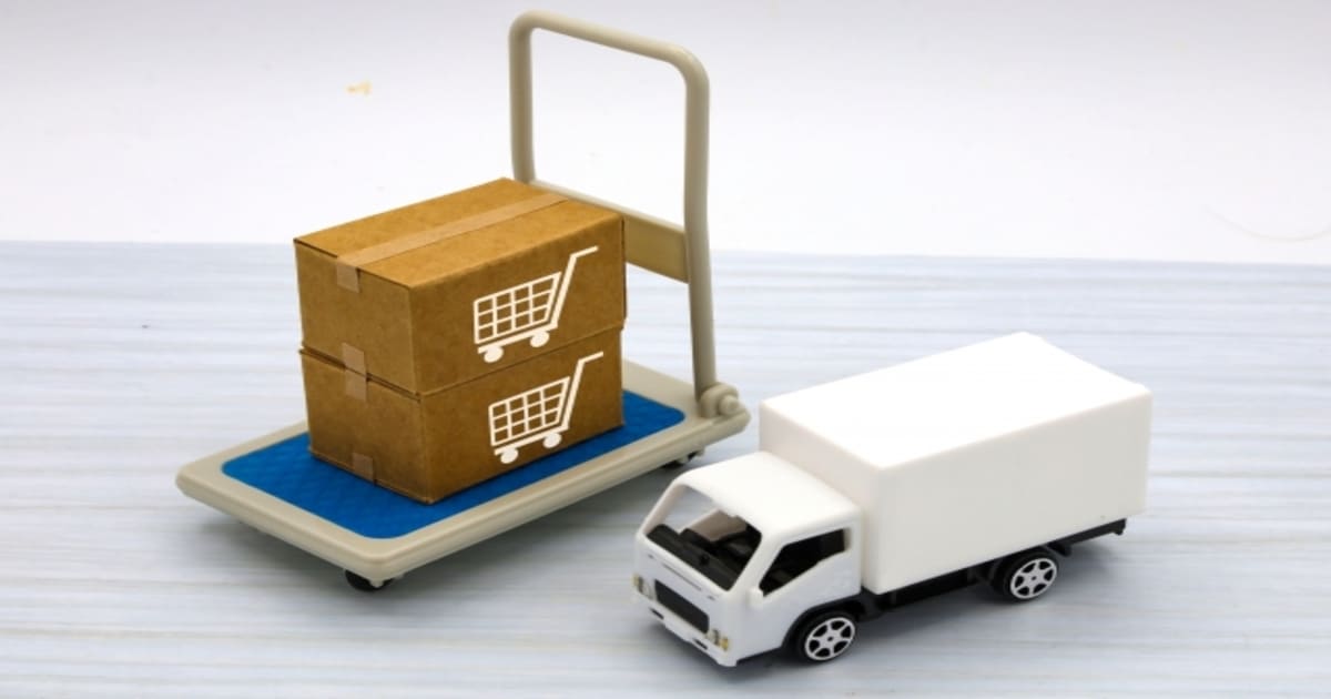 トラックと台車のミニチュア