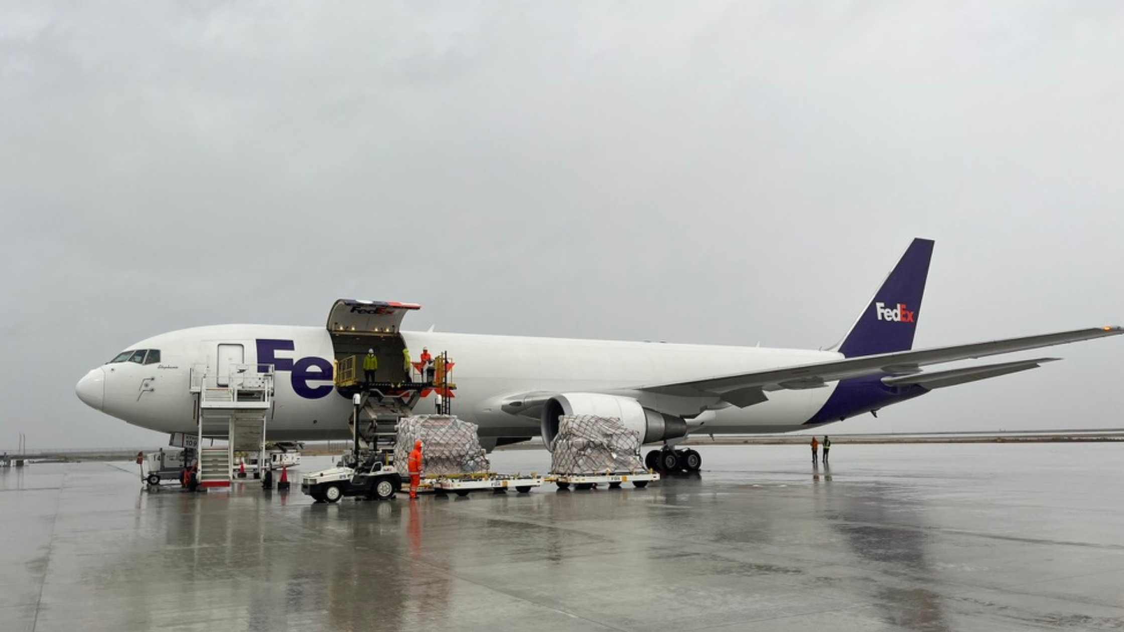 クーリエ（courier）とは？EMSやフォワーダーとの違いを解説